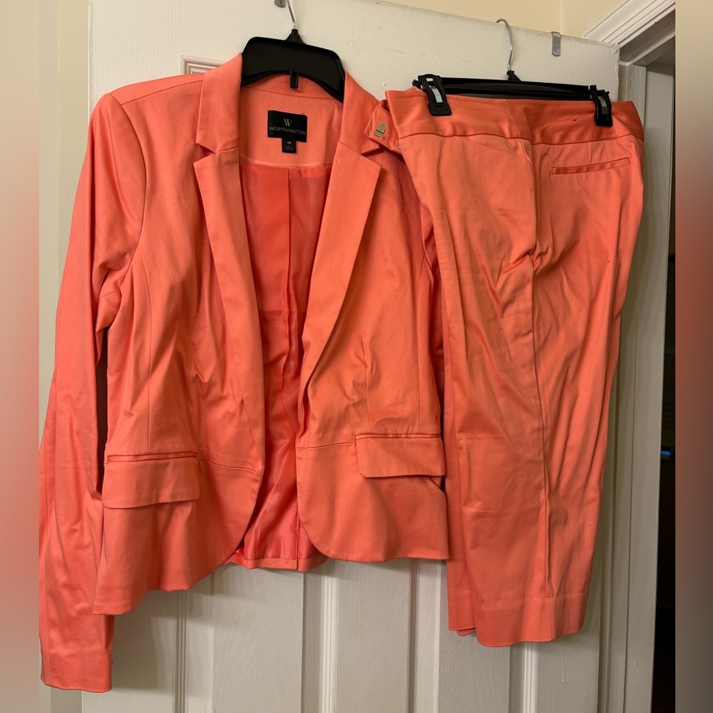 Women’s Capri Suit
